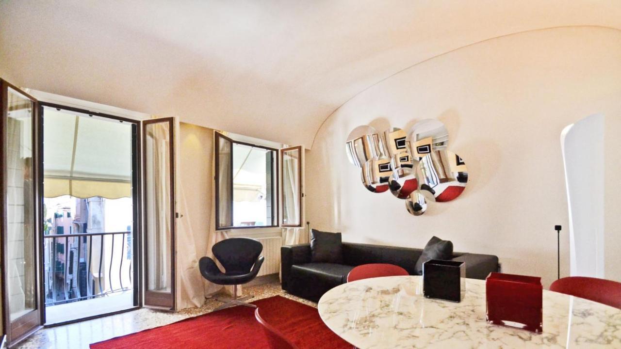 Ai Bareteri Luxury Canal View Venecia Exterior foto